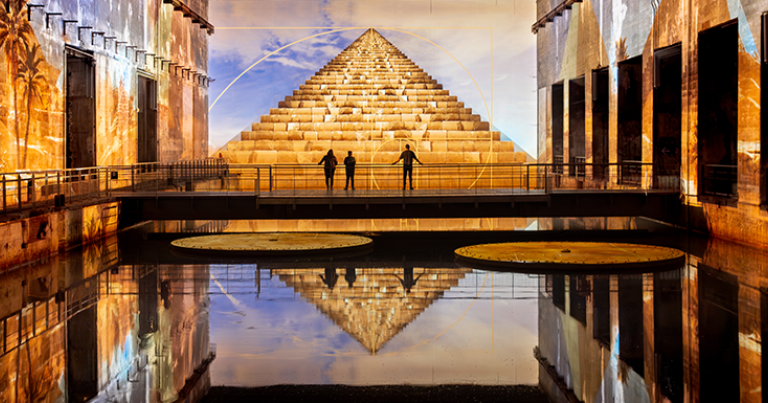 Exposition immersive « L’Égypte des Pharaons. De Khéops à Ramsès II », aux Bassins des Lumières à Bordeaux © Culturespaces - Vincent Pinson