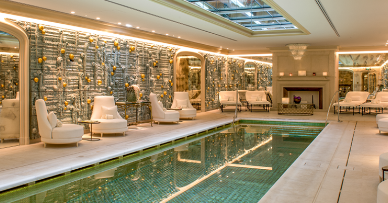 La piscine de Sense, A Rosewood Spa, au sein de l’Hôtel de Crillon, A Rosewood Hotel © Guillaume de Laubier