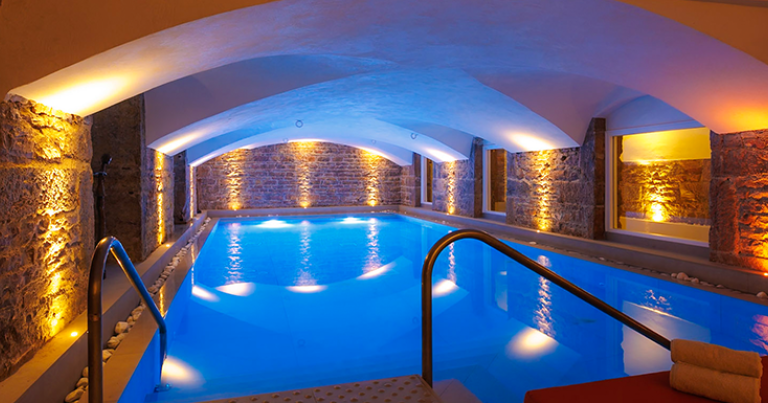 La piscine de style thermes romains du Boscolo Lyon Hotel & Spa © Boscolo Exedra Lyon